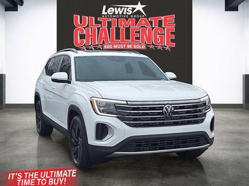 Used 2024 Volkswagen Atlas SE w/ Panoramic Sunroof Package image 6