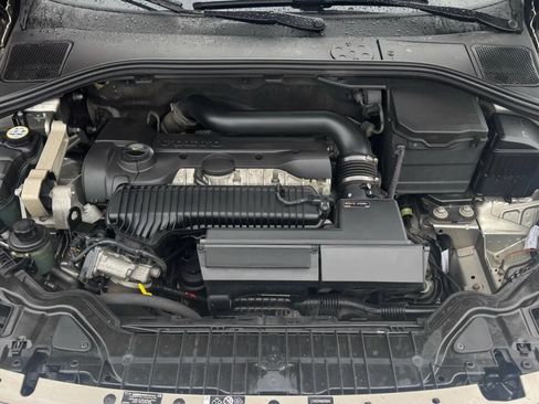 Used 2016 Volvo S60 T5 Inscription Platinum w/ Climate Package image 27