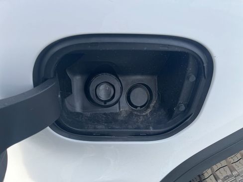 Used 2025 GMC Sierra 1500 AT4 image 21