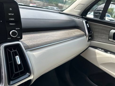 Used 2023 Kia Sorento S w/ Panoramic Sunroof Package AWD/4WD image 20