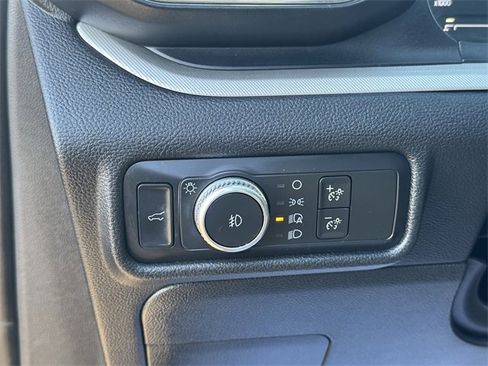 Used 2020 Ford Explorer XLT w/ Equipment Group 202A image 17