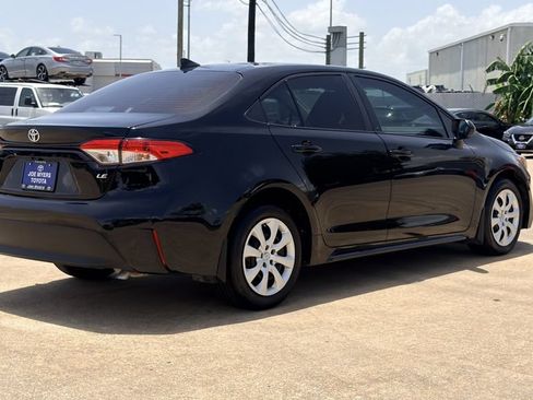 Used 2025 Toyota Corolla LE FWD image 7