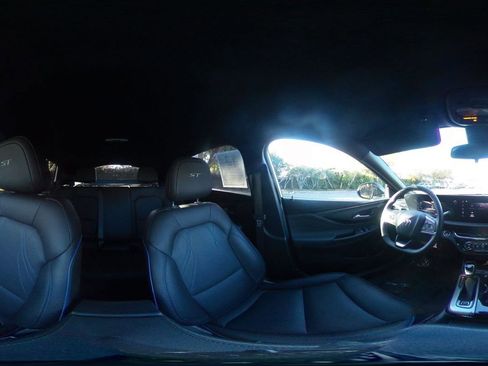 Used 2025 Buick Envista Sport Touring image 40