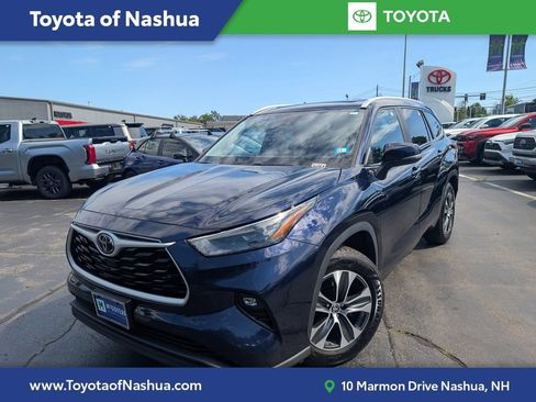 Used 2023 Toyota Highlander XLE FWD image 1