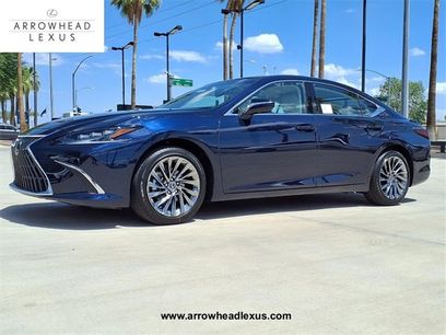 New 2025 Lexus ES 300h w/ Luxury Package