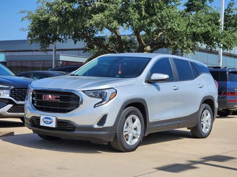 Used 2021 GMC Terrain SLE FWD image 2