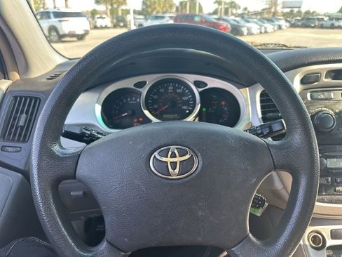 Used 2005 Toyota Highlander 2WD V6 image 11