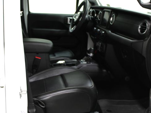 Used 2023 Jeep Wrangler Sahara w/ Safety Group image 34