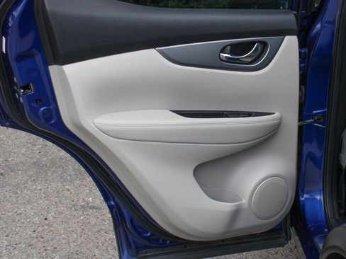 Used 2020 Nissan Rogue Sport SL w/ Premium Package image 35