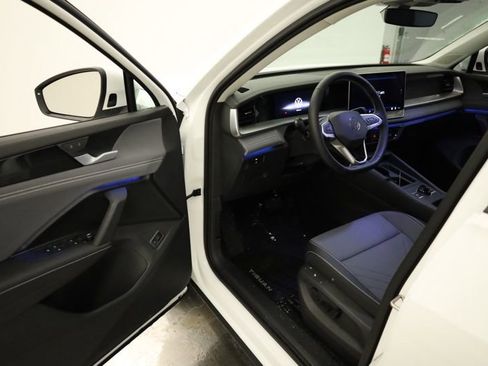 New 2026 Volkswagen Tiguan SE AWD/4WD image 9