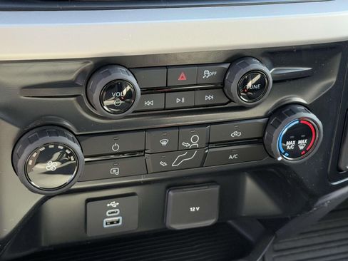 New 2025 Ford F550 4x4 Crew Cab Super Duty image 14