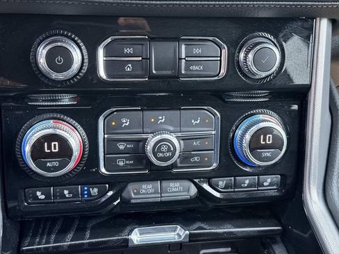 Used 2024 GMC Yukon Denali RWD image 47