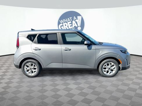 Certified 2024 Kia Soul LX w/ Option Group 015 FWD image 4