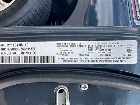 Used 2025 RAM 2500 Big Horn AWD/4WD image 36