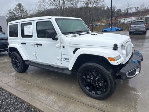 Used 2022 Jeep Wrangler Unlimited Sahara w/ Cold Weather Group image 2