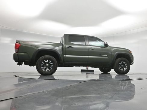 Used 2022 Toyota Tacoma TRD Off-Road w/ Technology Package RWD image 50