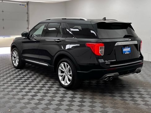 Used 2023 Ford Explorer Platinum w/ Technology Package image 13