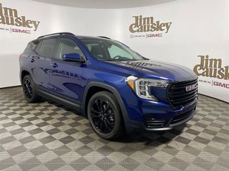 Certified 2022 GMC Terrain SLE w/ Driver Convenience Package image 1