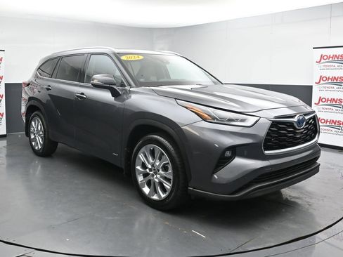 Used 2024 Toyota Highlander Limited image 2