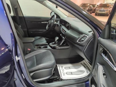 Used 2024 Kia Seltos EX FWD image 9