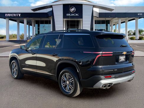 Used 2025 Chevrolet Traverse LT AWD/4WD image 8