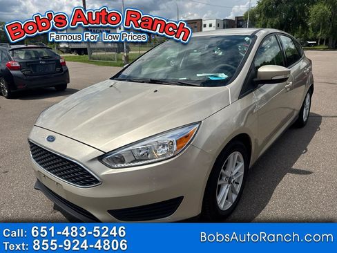 Used 2017 Ford Focus SE FWD image 1