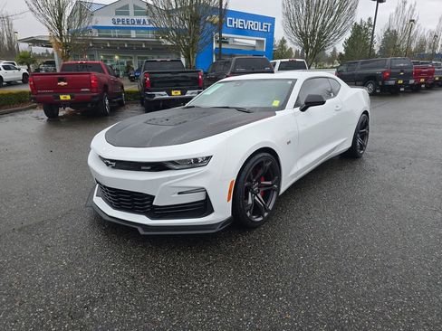 Used 2021 Chevrolet Camaro SS image 2