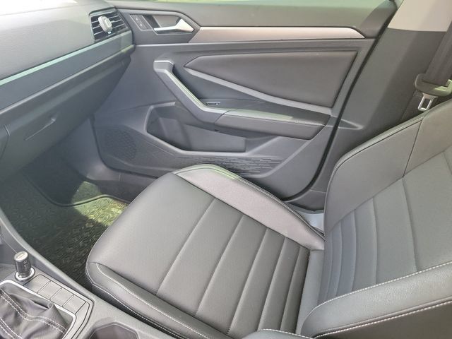Used 2023 Volkswagen Jetta SE w/ Black Wheel Package FWD image 34