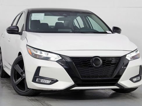 Used 2023 Nissan Sentra SR w/ Midnight Edition Package image 2