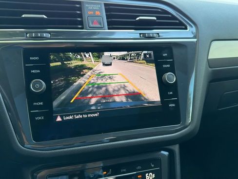 Certified 2022 Volkswagen Tiguan SE FWD image 14