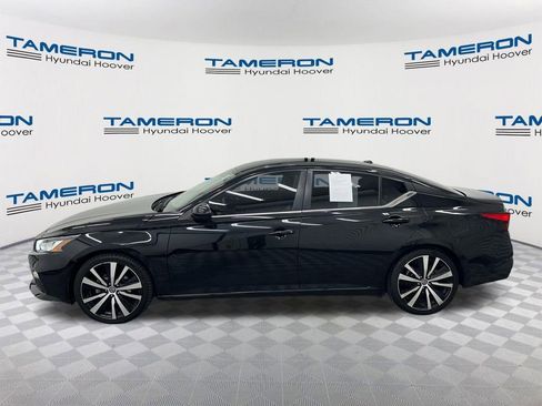 Used 2022 Nissan Altima 2.5 SR FWD image 2