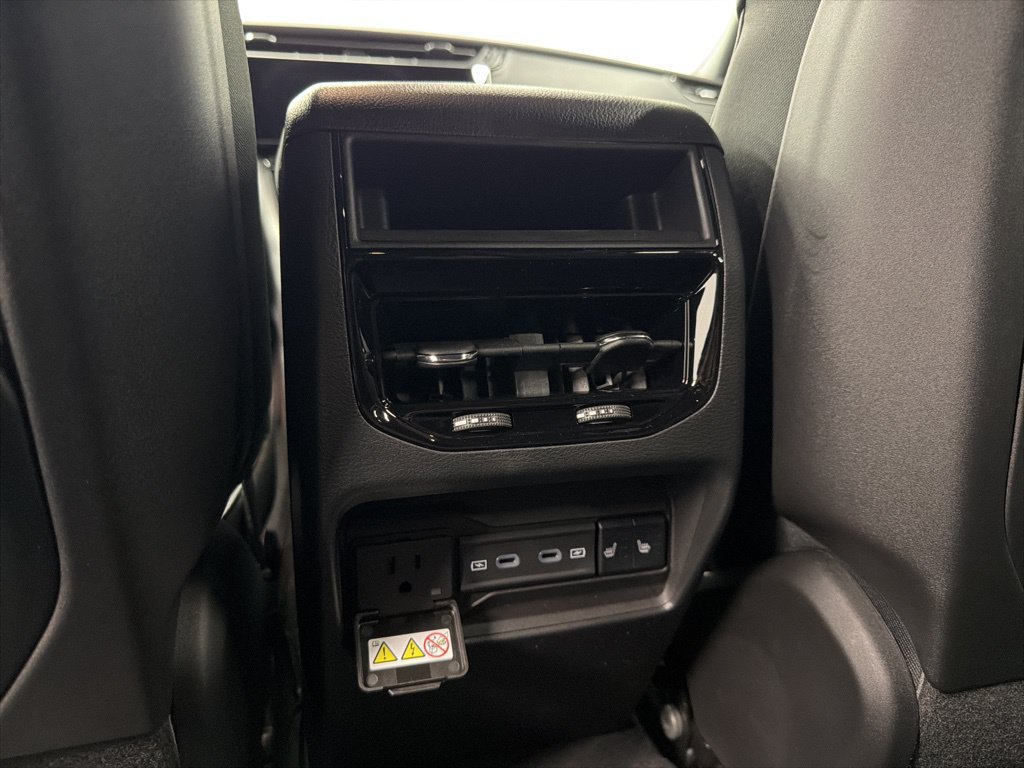 New 2026 Jeep Grand Cherokee Limited RWD image 13