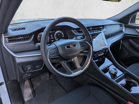 New 2025 Jeep Grand Cherokee L Laredo w/ Luxury Tech Group I image 3