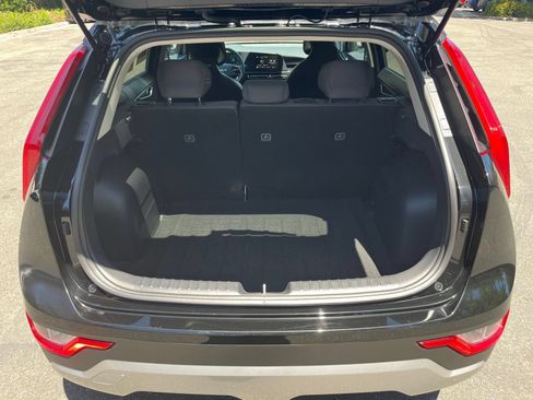 Used 2026 Kia Niro LX FWD image 29