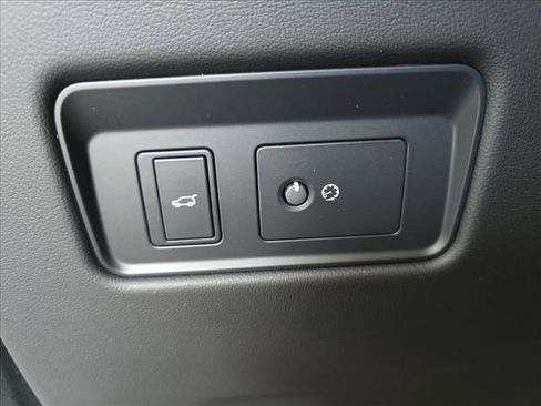 New 2026 Jaguar F-PACE R-Dynamic S image 22