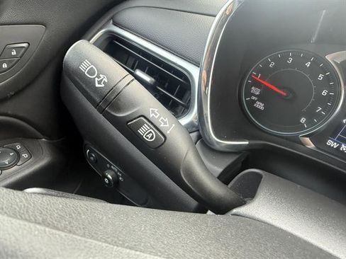 Used 2023 Chevrolet Equinox LT image 31