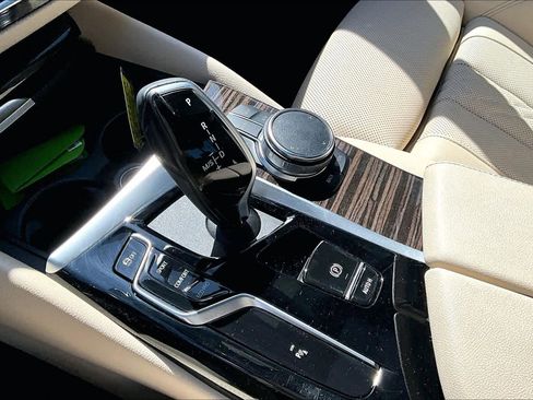 Certified 2023 BMW 530i w/ Premium Package image 16