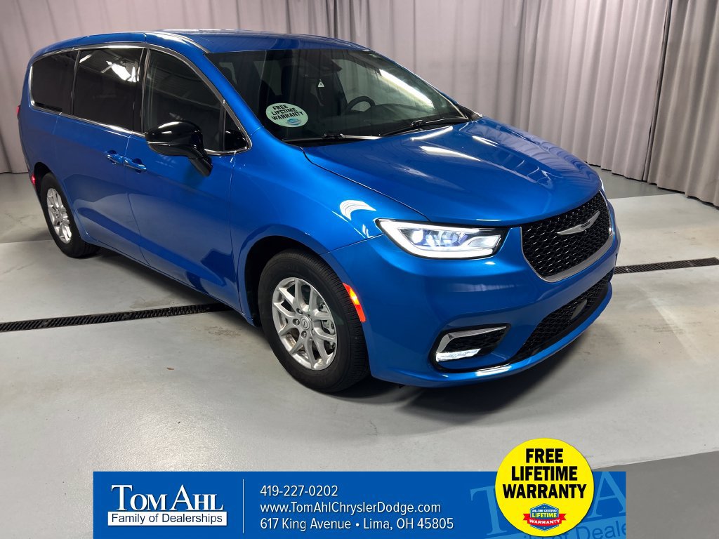Used 2026 Chrysler Pacifica Select FWD 360° Tour