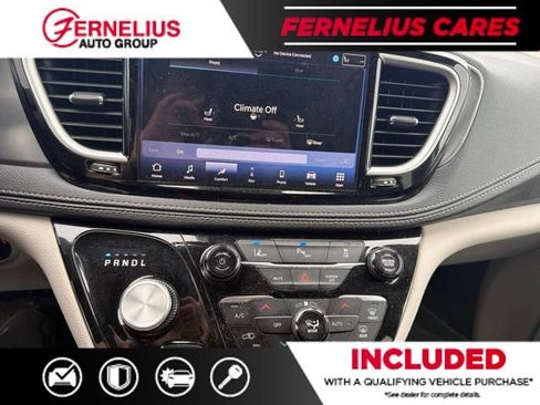 Used 2024 Chrysler Pacifica Limited FWD image 10