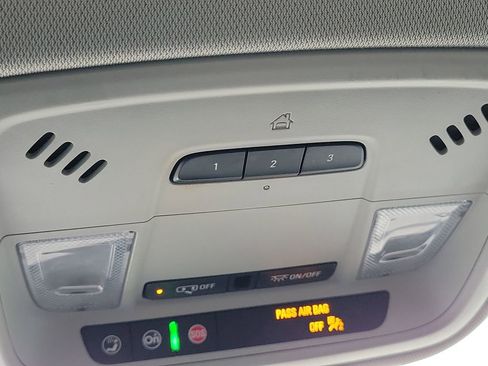 Certified 2021 Chevrolet Traverse LT image 26