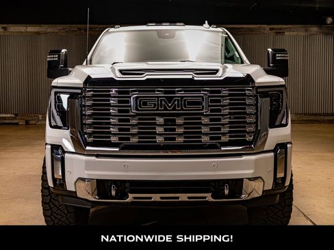 Used 2025 GMC Sierra 3500 Denali w/ Denali Reserve Package image 4