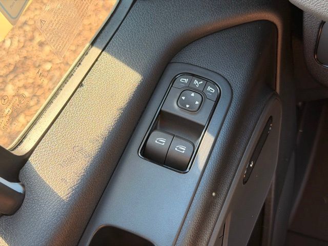 Used 2025 Mercedes-Benz Sprinter 2500 image 22