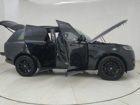 Used 2025 Land Rover Range Rover SE image 71