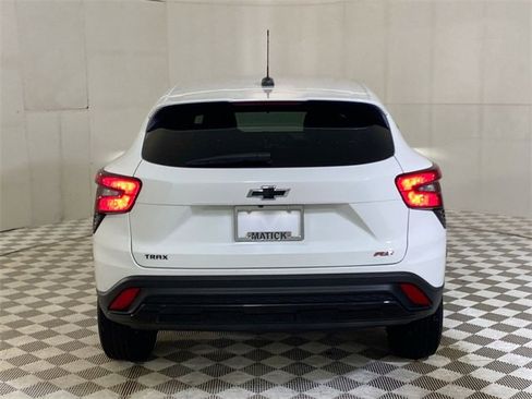 Used 2024 Chevrolet Trax RS image 18