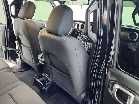 Used 2019 Jeep Wrangler Unlimited Sport S image 31