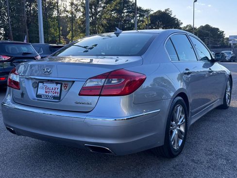 Used 2013 Hyundai Genesis 3.8 w/ Premium Pkg RWD image 4