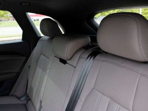 Used 2025 Audi Q5 Premium Plus w/ Premium Plus AWD/4WD image 19