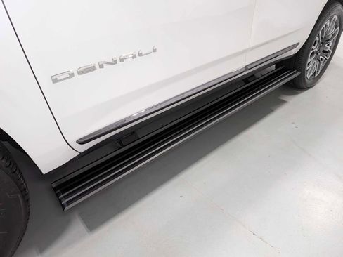 Used 2024 GMC Yukon Denali Ultimate image 12