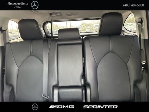 Used 2024 Toyota Highlander Limited image 17