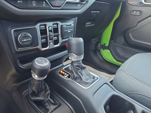 Used 2025 Jeep Wrangler Unlimited Sport AWD/4WD image 17